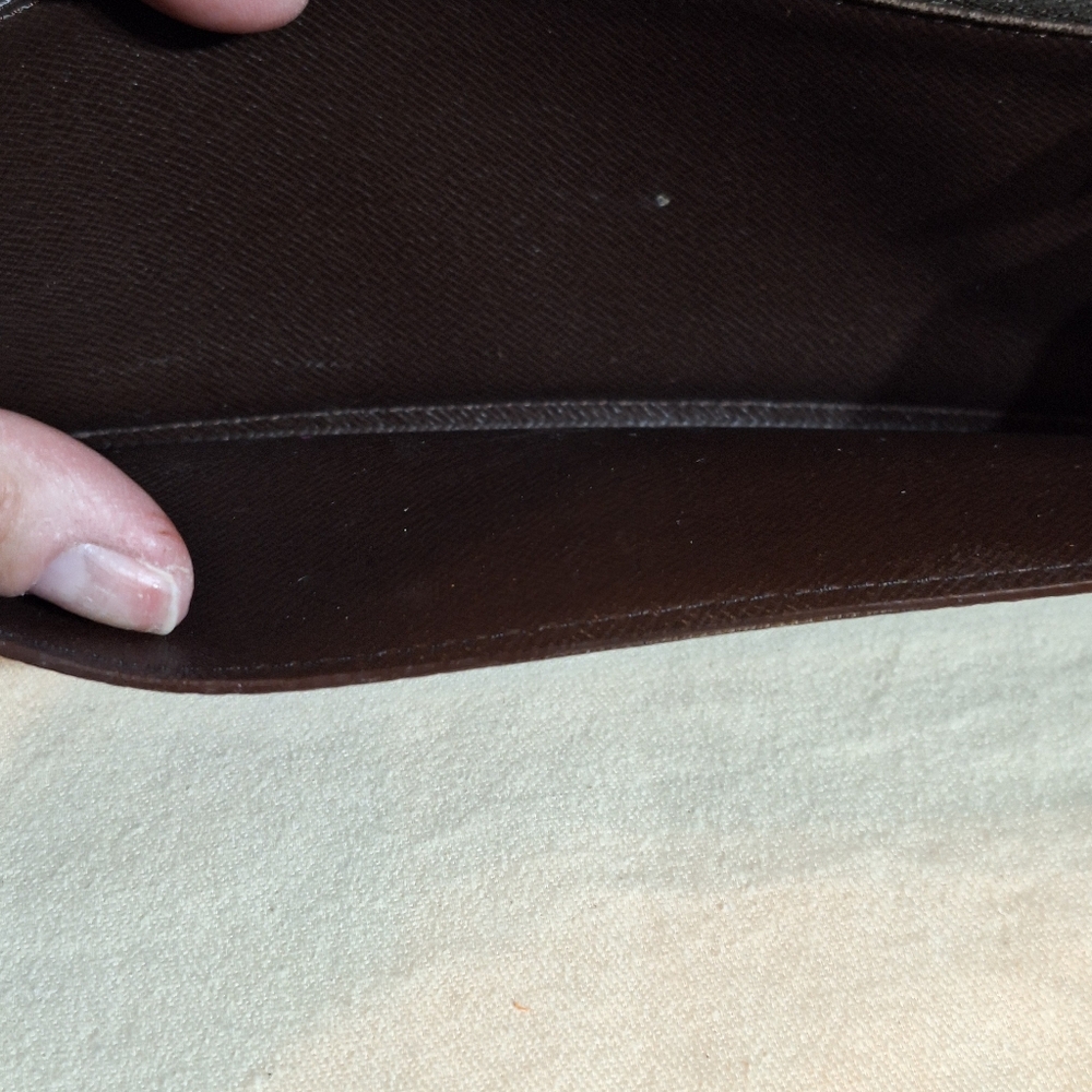 Louis Vuitton Damier Sarah Wallet - Picture 9 of 16